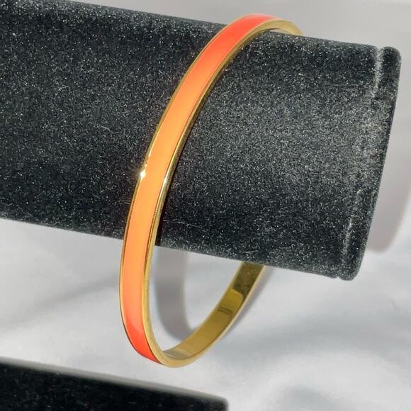 J CREW ORANGE ENAMEL GOLD TONE DESIGNER BANGLE BRACELET 3” - Picture 4 of 8